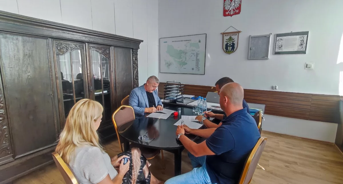 Inwestycje, Chcą opracować dokumentację projektową przebudowy siedmiu dróg gminnych - zdjęcie, fotografia