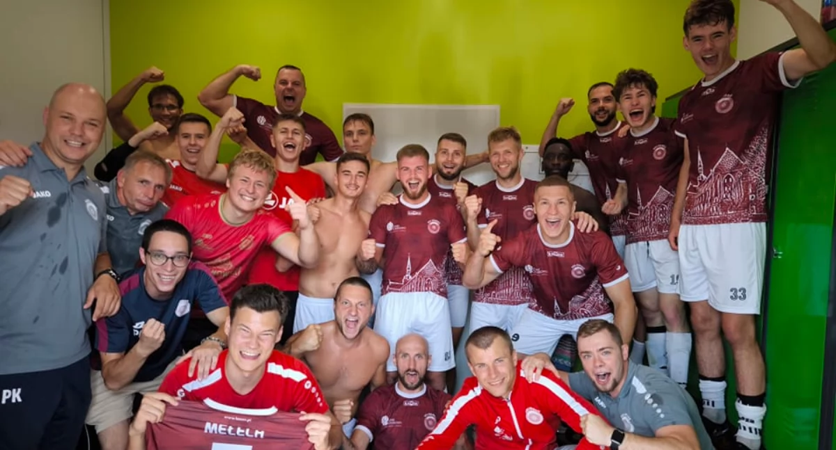 Piłka nożna, Sportowa niedziela Podajemy rozkład jazdy - zdjęcie, fotografia