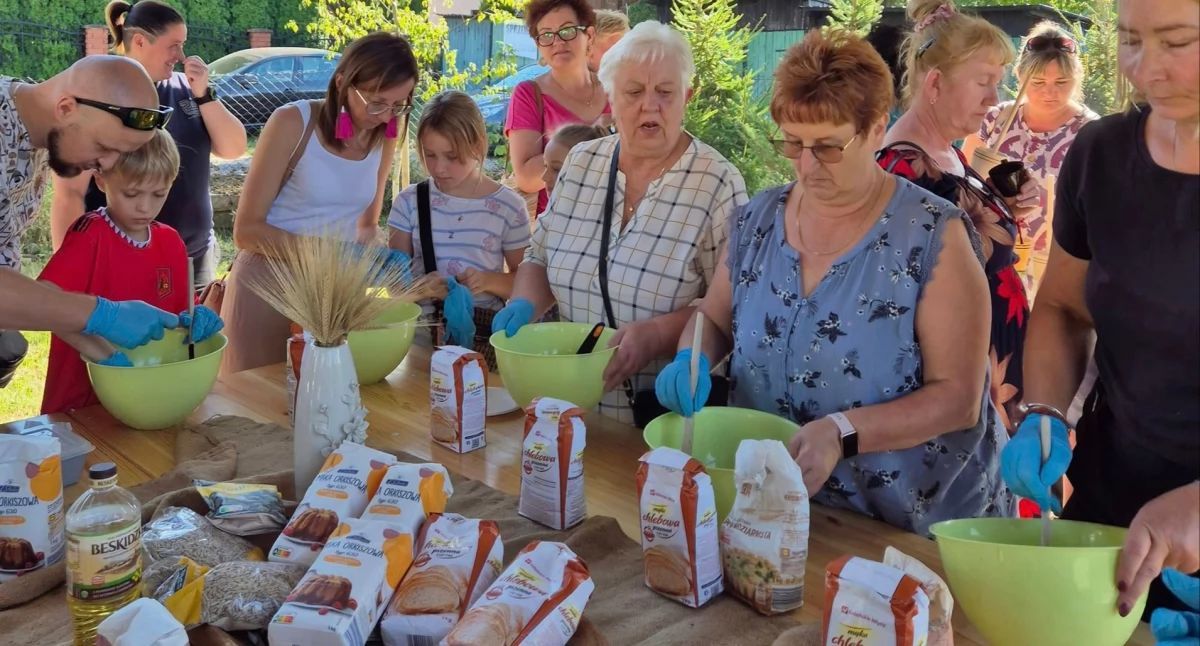 Imprezy, Podczas loterii licytacji zebrano złotych rzecz powodzian Stronia Śląskiego! - zdjęcie, fotografia
