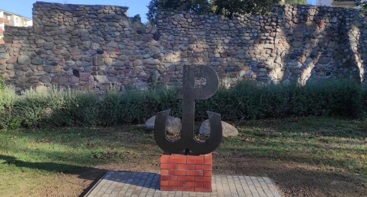Info, Gryfinie stanął symbol Polski Walczącej - zdjęcie, fotografia