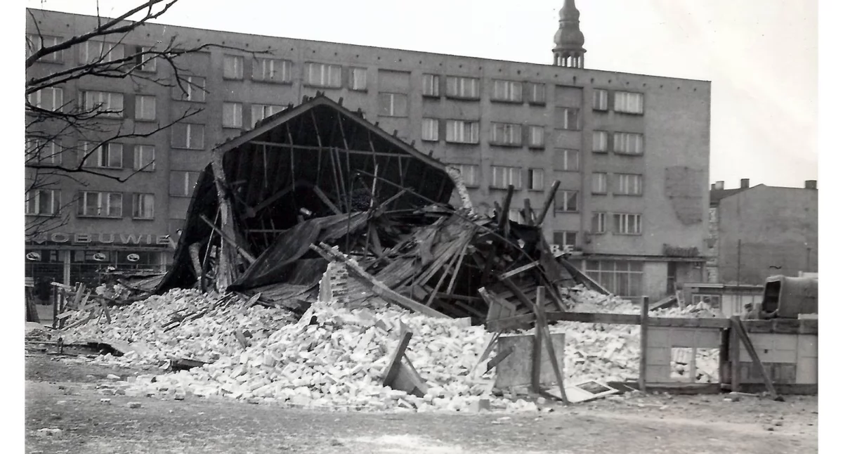 Książki, Gryfińska Bibliotek Będzie starym gryfińskim kinie - zdjęcie, fotografia