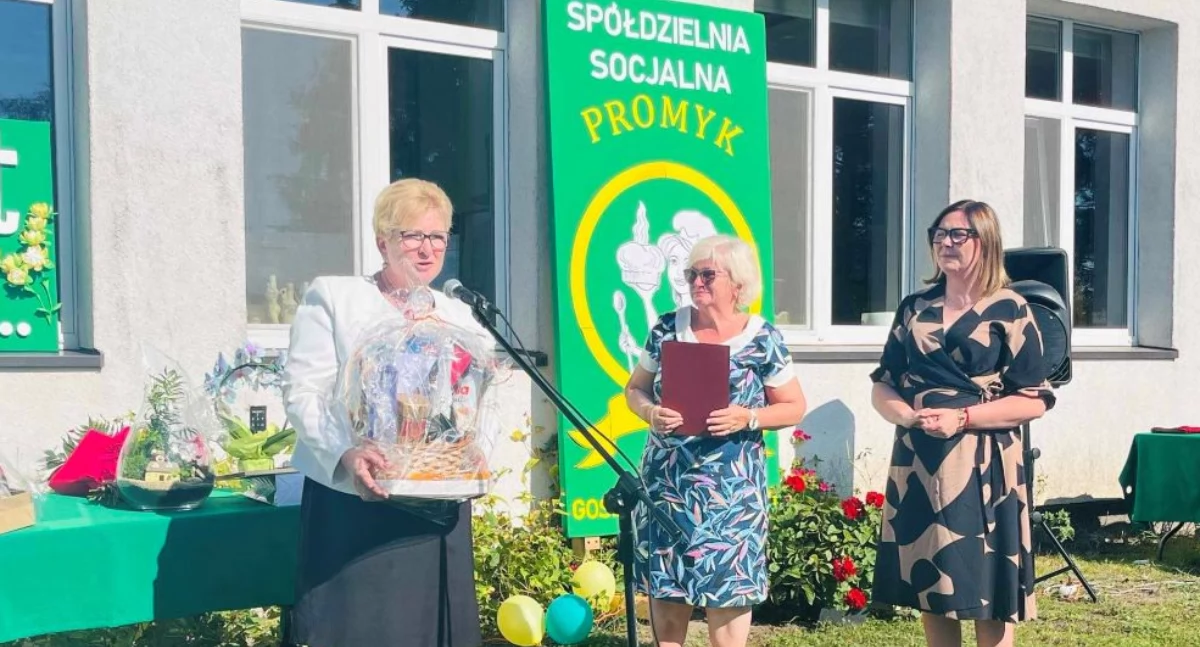 Opieka społeczna, Promyk skończył dziesięć dwadzieścia! - zdjęcie, fotografia