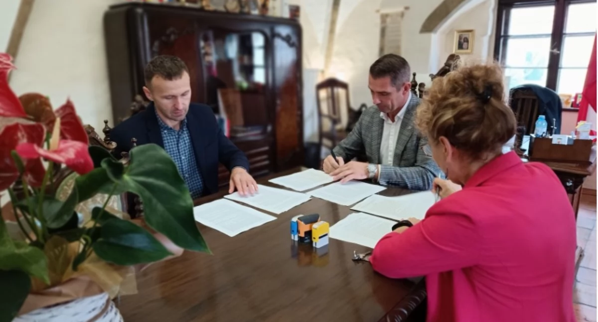 Inwestycje, Gmina zahamować proces degradacji zabytkowych budynków - zdjęcie, fotografia