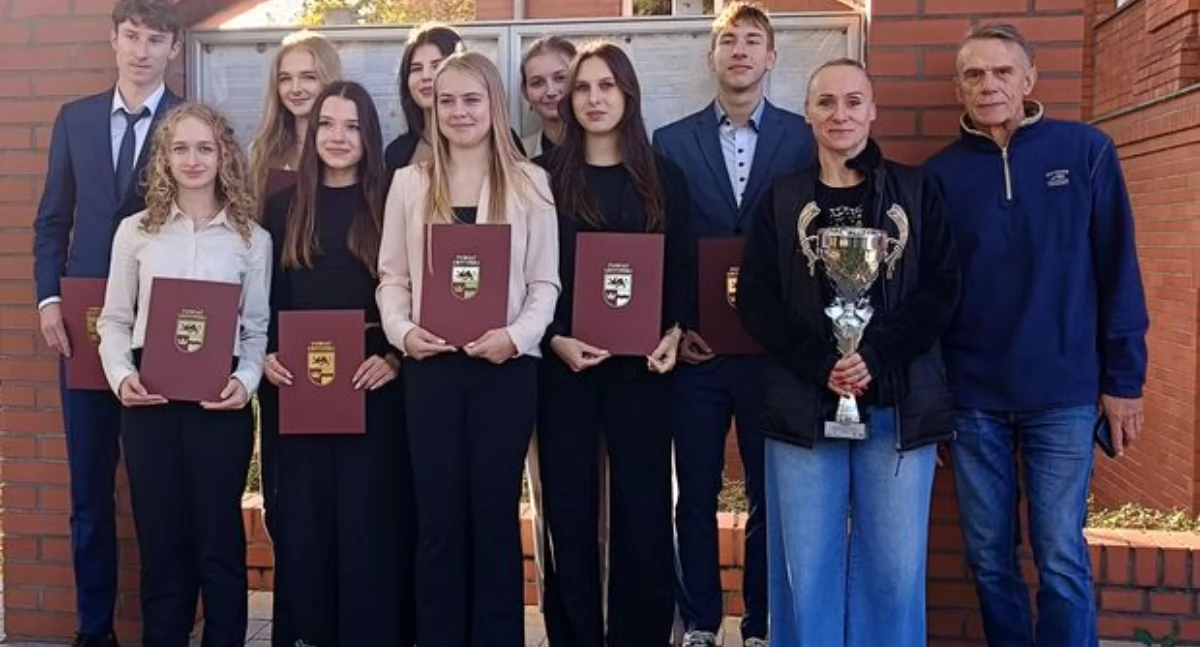 Lekkoatletyka, Prezentujemy stypendystów powiatu osiagnięcia sportowe - zdjęcie, fotografia