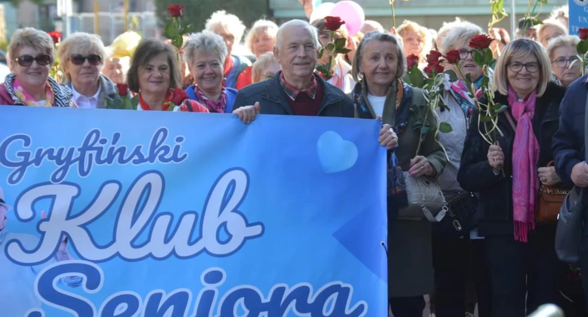 Seniorzy, świętowali gryfińscy seniorzy - zdjęcie, fotografia
