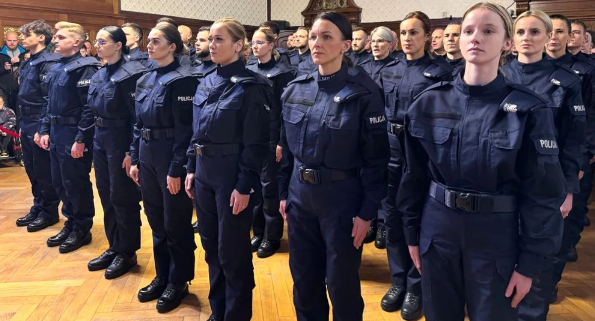 Policja - kryminalne, funkcjonariusze policji złożyli ślubowanie - zdjęcie, fotografia