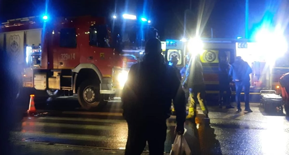 Wypadki drogowe, Jeszcze jedno potrącenie! Kobieta szpitalu - zdjęcie, fotografia