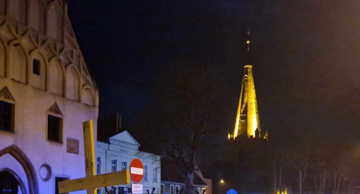 Wypadki drogowe, nieszczęśliwy wypadek mężczyzna skoczył - zdjęcie, fotografia
