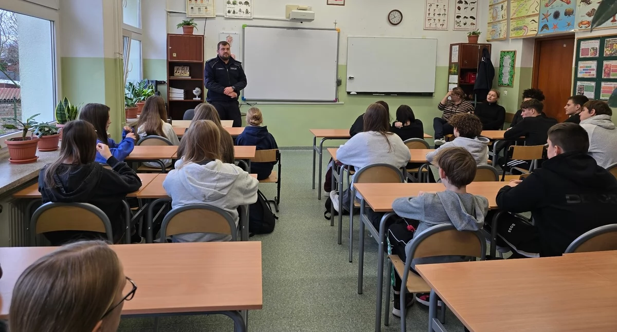 Info, Policja odwiedziła szkołę Gryfinem [ZDJĘCIA] - zdjęcie, fotografia