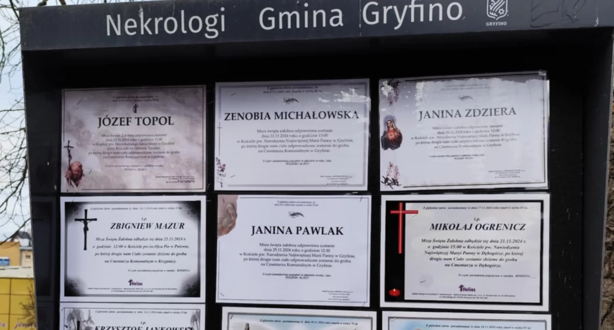 Odeszli, nekrologów wszystkie zmieściły tablicach - zdjęcie, fotografia