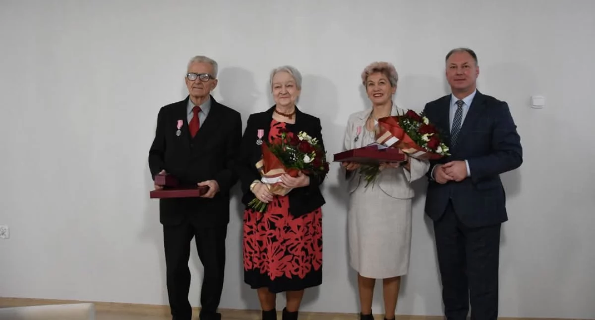 Seniorzy, Kolejne małżeństwa nagrodzone przez Prezydenta Andrzeja Dudę [GALERIA] - zdjęcie, fotografia