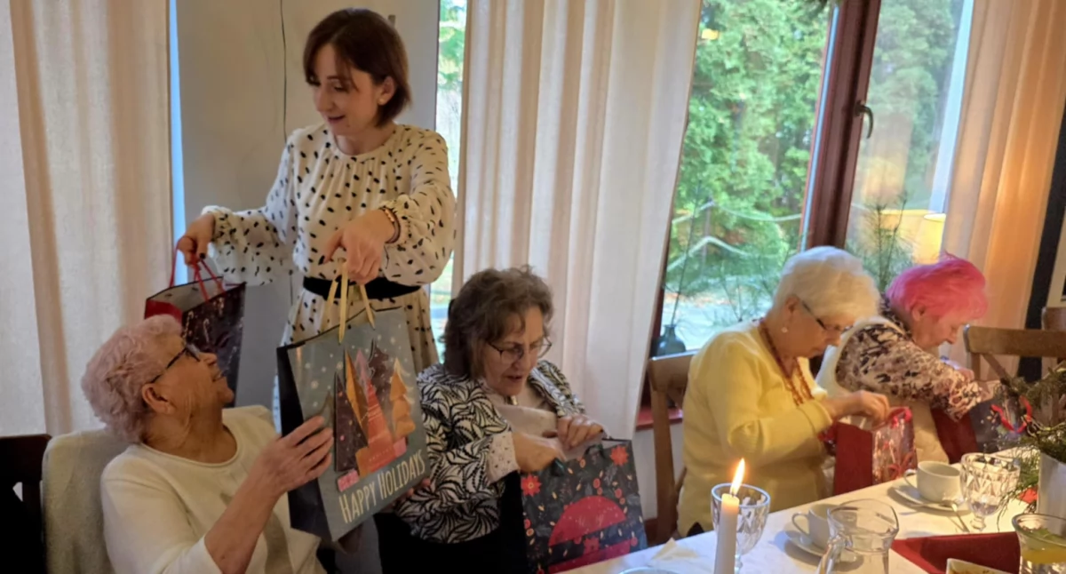 Seniorzy, Gryfińscy seniorzy grzeczni więc odwiedził Mikołaj! [GALERIA] - zdjęcie, fotografia