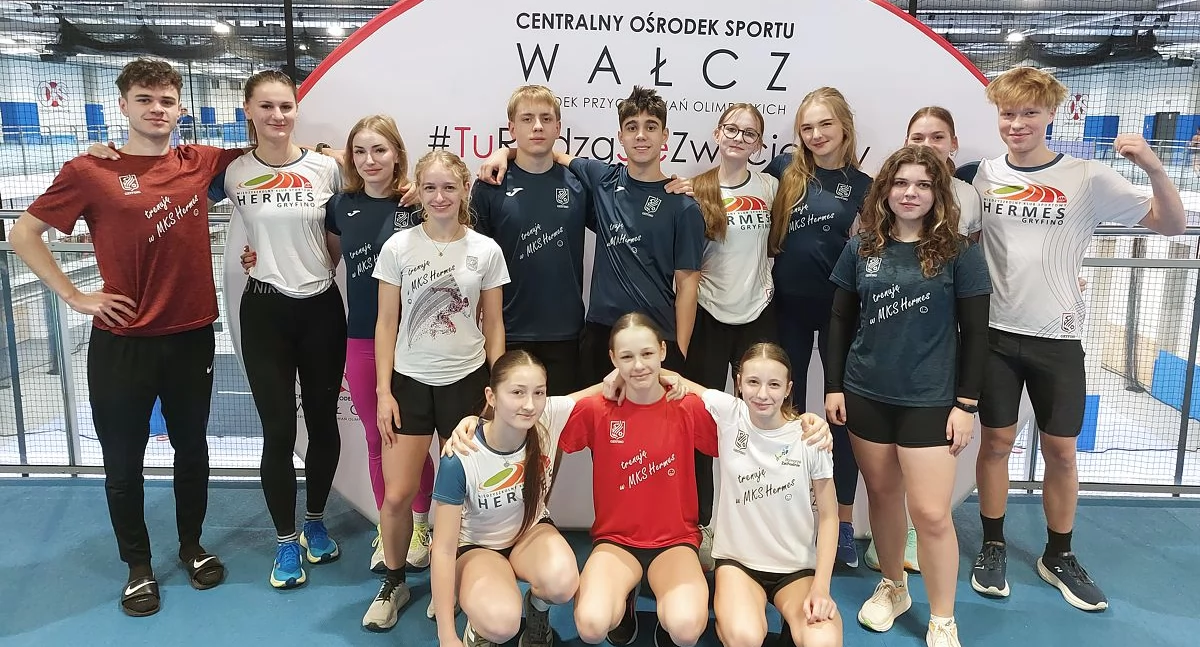 Lekkoatletyka, Hermesiaków pozdrawia obozu sportowego! - zdjęcie, fotografia