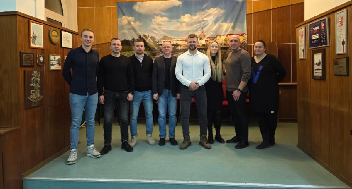 Piłka nożna, Energetyk Gryfino dostanie razie tylko połowę dotacji - zdjęcie, fotografia