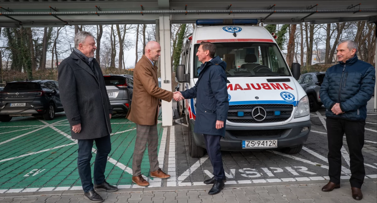 Info, Przekazali ambulans Związku Ukraińców Polsce - zdjęcie, fotografia