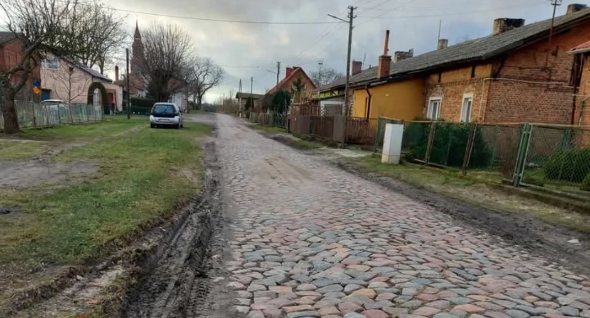 Interwencje, Czytelnik apeluje powiatu gryfińskiego Zróbcie drogę! - zdjęcie, fotografia