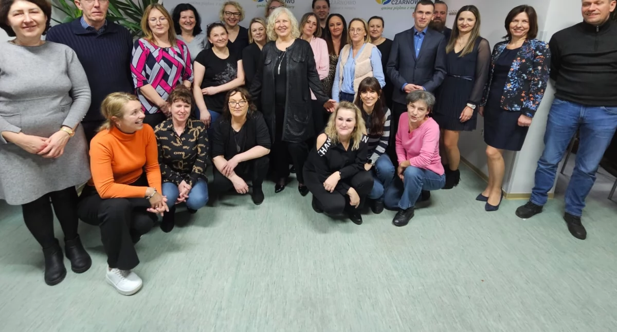 Opieka społeczna, latach pracy pomocy społecznej przeszła emeryturę - zdjęcie, fotografia