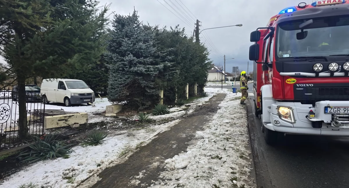 Straż pożarna, Kierowca zbiegł miejsca zdarzenia - zdjęcie, fotografia