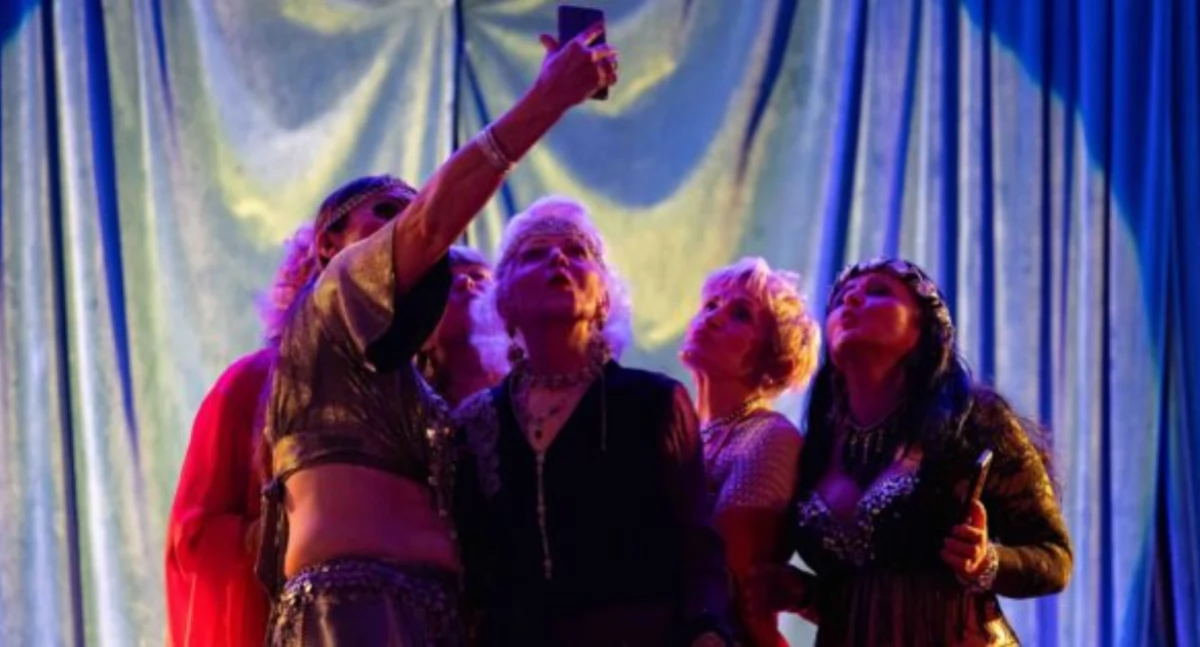 Teatr, Janusz Janiszewski zaprasza Szeherezadę Internet - zdjęcie, fotografia