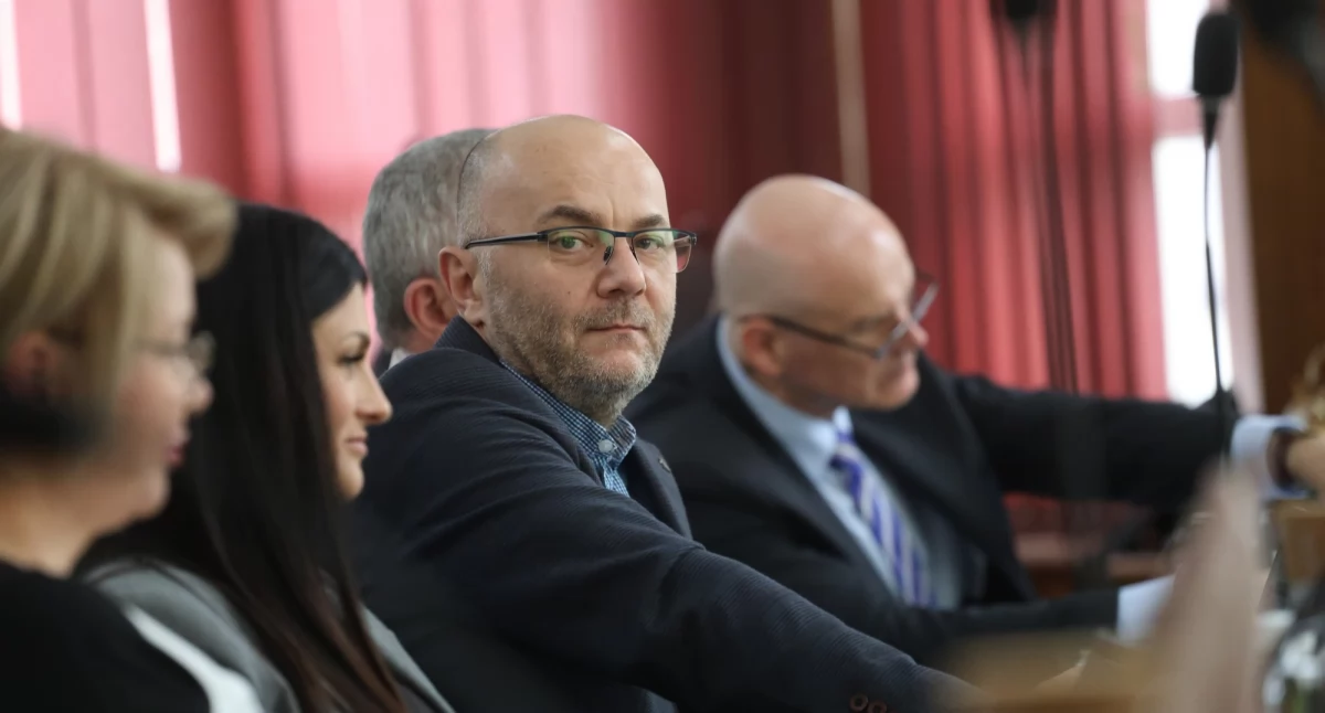 Samorządowcy, Sesja pełna sympatycznych sprawozdań - zdjęcie, fotografia