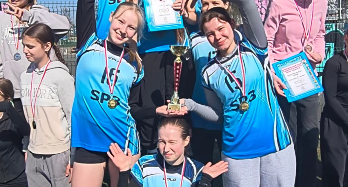 Lekkoatletyka, Komplet złotych medali Gryfino Powiatowych Drużynowych Biegach Przełajowych! - zdjęcie, fotografia