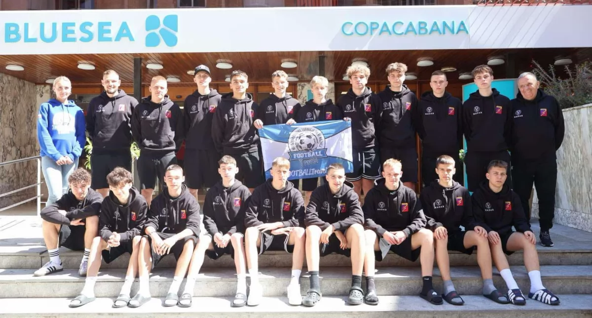 Piłka nożna, Juniorzy Energetyka Gryfino pozdrawiają Lloret - zdjęcie, fotografia