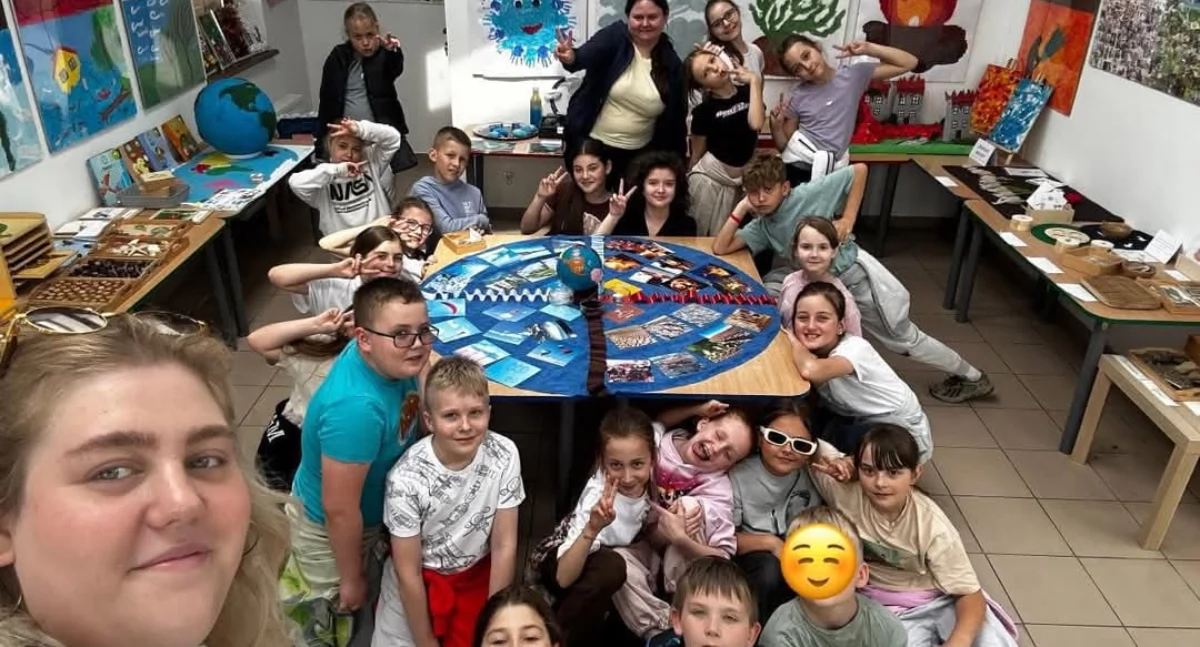 Szkoły i przedszkola, Odwiedzili obejrzeli wystawę [GALERIA] - zdjęcie, fotografia