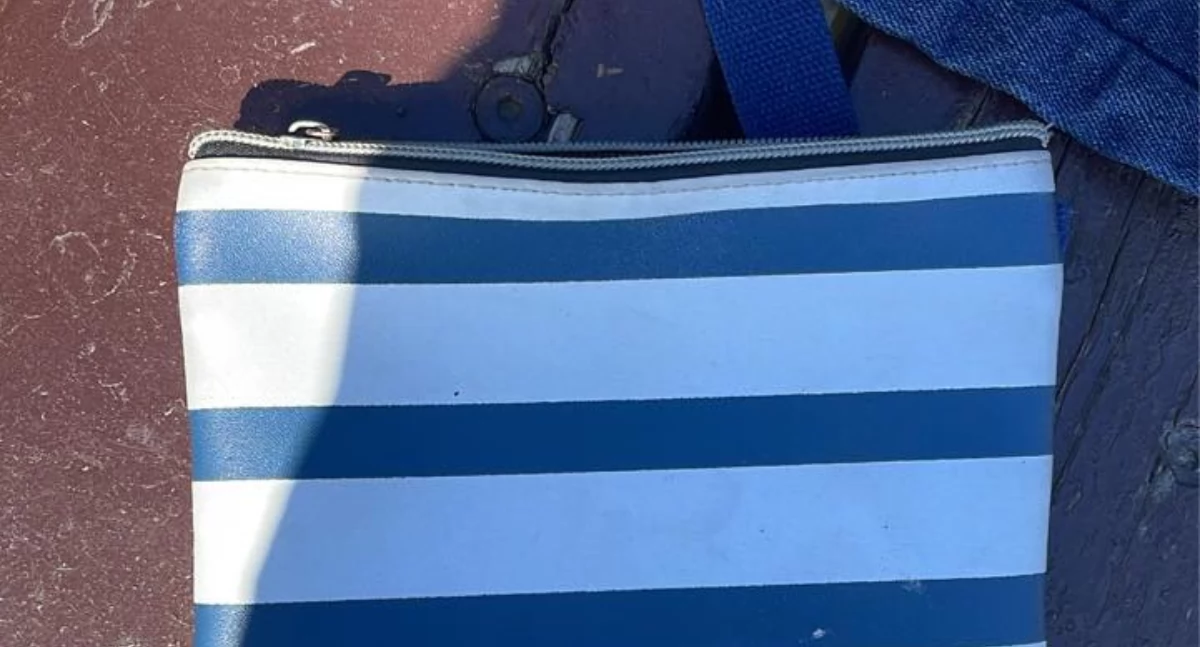 Info, Znaleziono saszetkę Czyja zguba - zdjęcie, fotografia