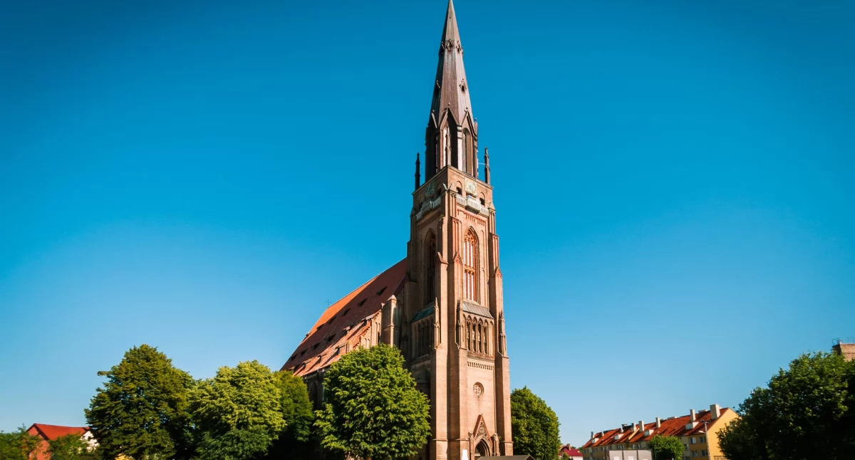 Kościół, można zwiedzać wieżę kościoła - zdjęcie, fotografia