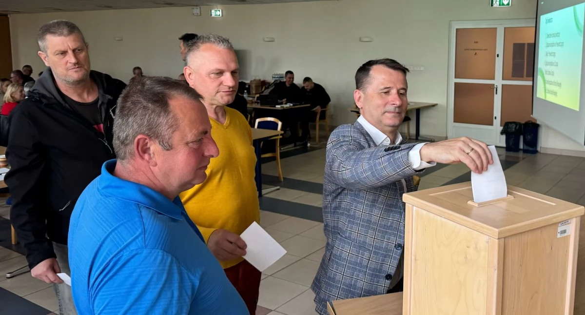 Elektrownia Dolna Odra, czele związku zawodowego zmian - zdjęcie, fotografia