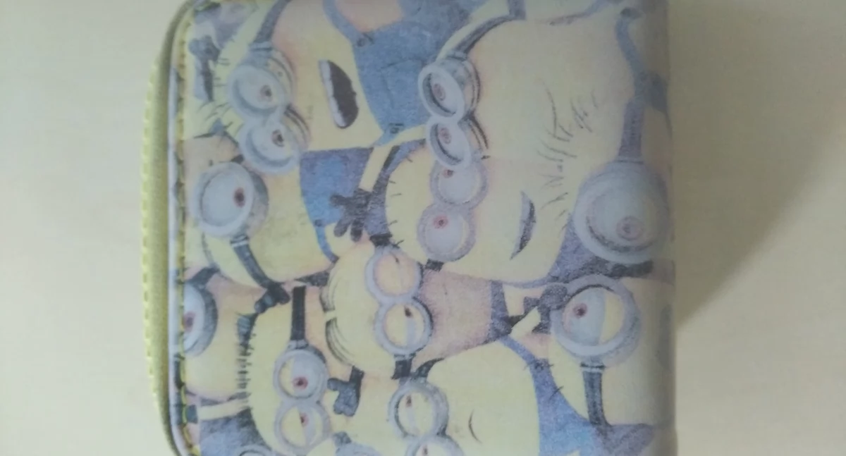 Info, należy portfel Minionkami - zdjęcie, fotografia
