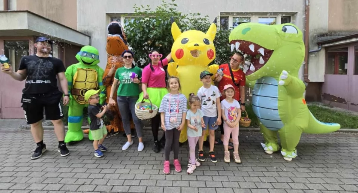 Inicjatywy społeczne, Skrzyknęli zorganizowali imprezę dzieci Krasińskiego [GALERIA] - zdjęcie, fotografia
