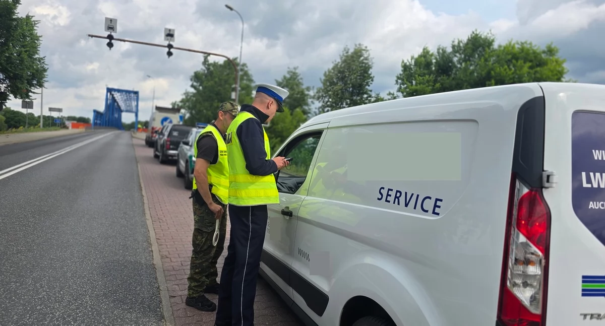 Policja - kryminalne, Również policjanci patrolują gryfiński odcinek granicy [GALERIA] - zdjęcie, fotografia