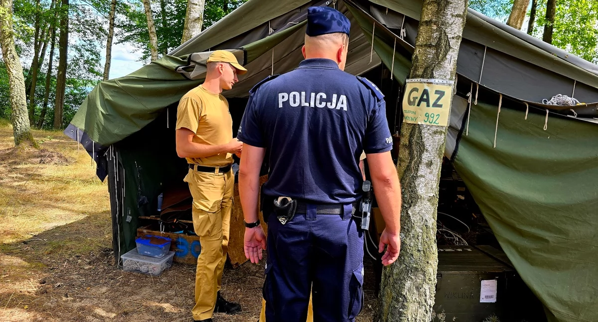 Info, Policja przeprowadziła kontrolę obozu harcerskiego kolonii - zdjęcie, fotografia