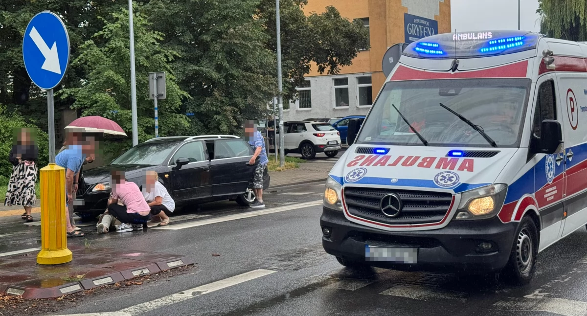 Wypadki drogowe, Piesza potrącona pasach Korek centrum - zdjęcie, fotografia
