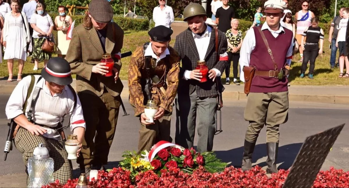 Uroczystości, Podajemy dzisiejszych obchodów rocznicy wybuchu Powstania Warszawskiego - zdjęcie, fotografia