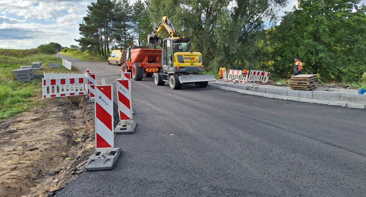 Inwestycje, przebudowa drogi wojewódzkiej terenie naszego powiatu [GALERIA] - zdjęcie, fotografia