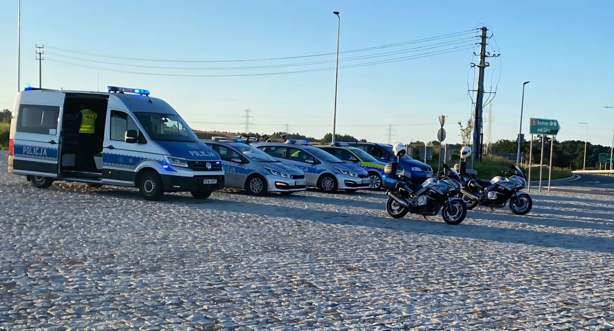 Policja - kryminalne, godziny policjanci ujawnili sześciu kierujących alkoholu - zdjęcie, fotografia