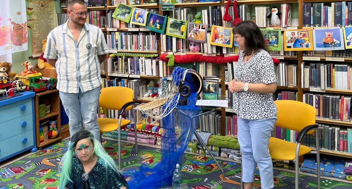 Książki, Pisarz żywa syrena gryfińskiej bibliotece - zdjęcie, fotografia