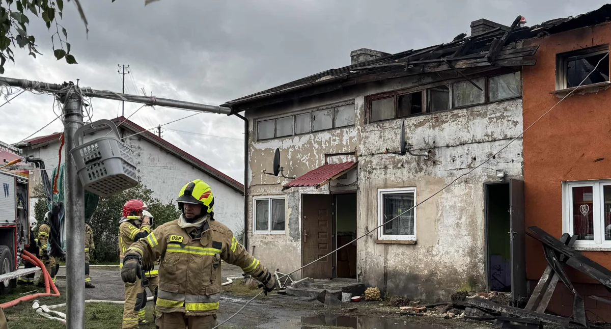 Straż pożarna, Dziewiętnaście osób zostało dachu głową [GALERIA] - zdjęcie, fotografia