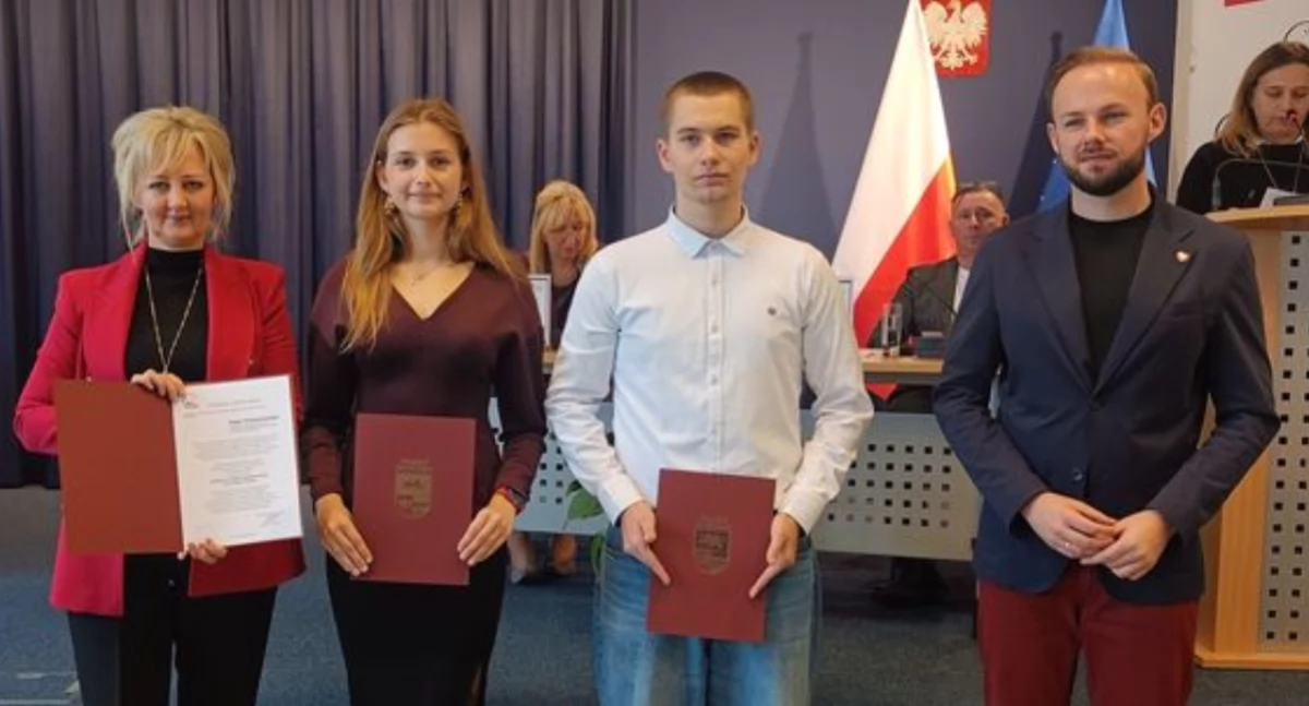 Lekkoatletyka, Powiat gryfiński wyróżnił najlepszych sportowców - zdjęcie, fotografia