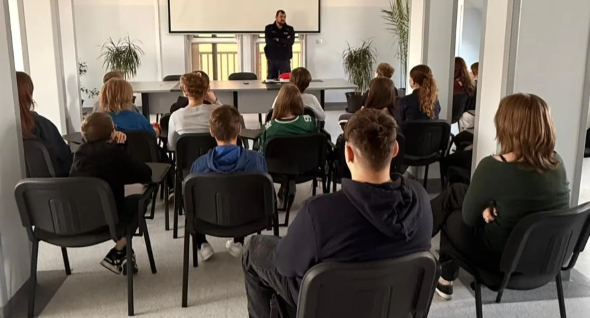 Szkoły i przedszkola, Uczniowie dowiedzieli grozi cyberprzemoc - zdjęcie, fotografia