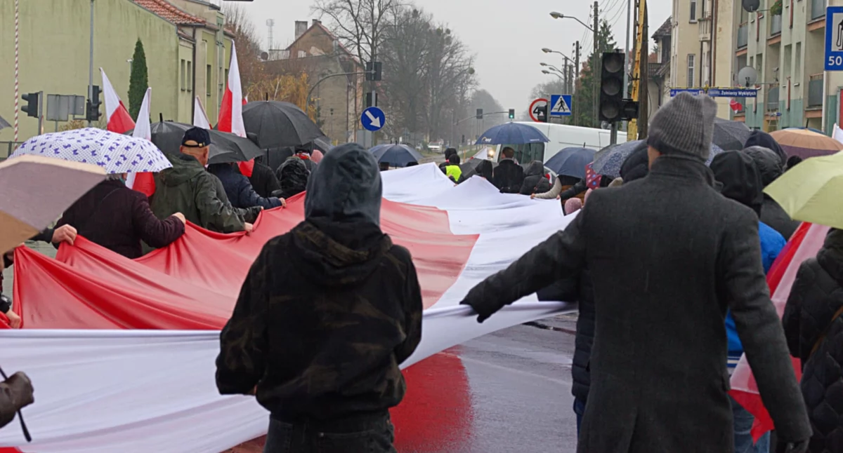 Uroczystości, osób przeszło ulicami miasta [GALERIA] - zdjęcie, fotografia