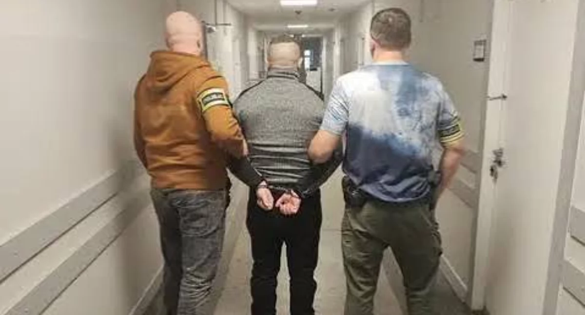 Policja - kryminalne, latek zatrzymany Narodowy Dzień Niepodległości - zdjęcie, fotografia