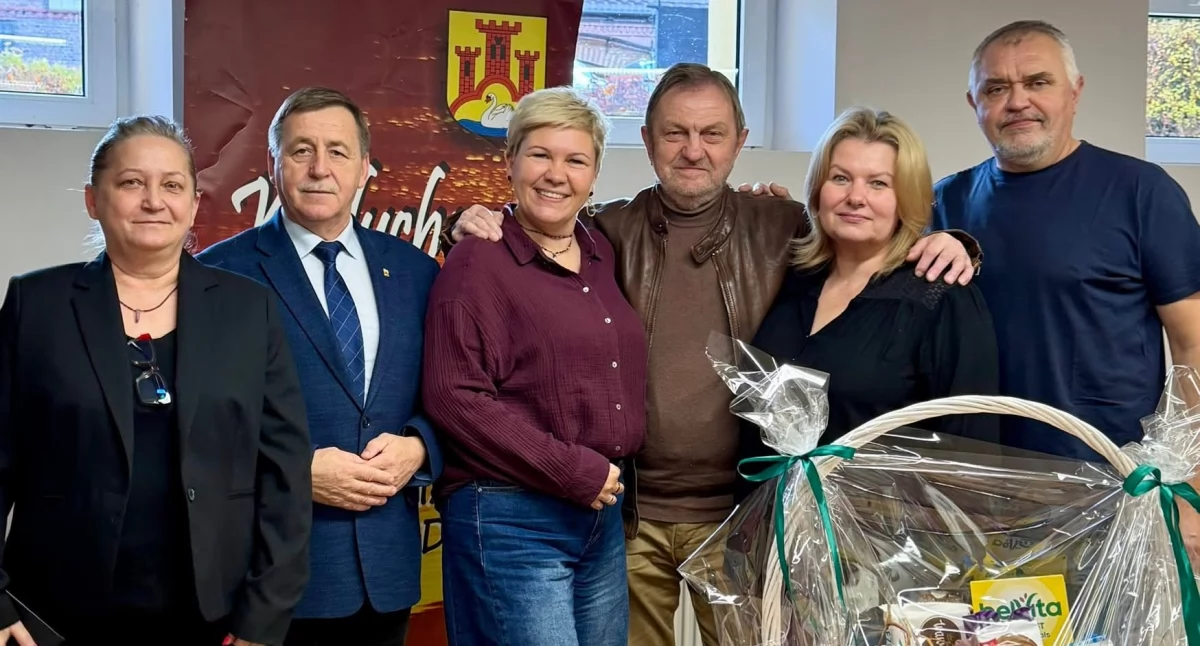 Zdrowie, Stanisław Szuflak obchodzi rocznicę pracy Gminnej Komisji Rozwiązywania Problemów Alkoholowych - zdjęcie, fotografia