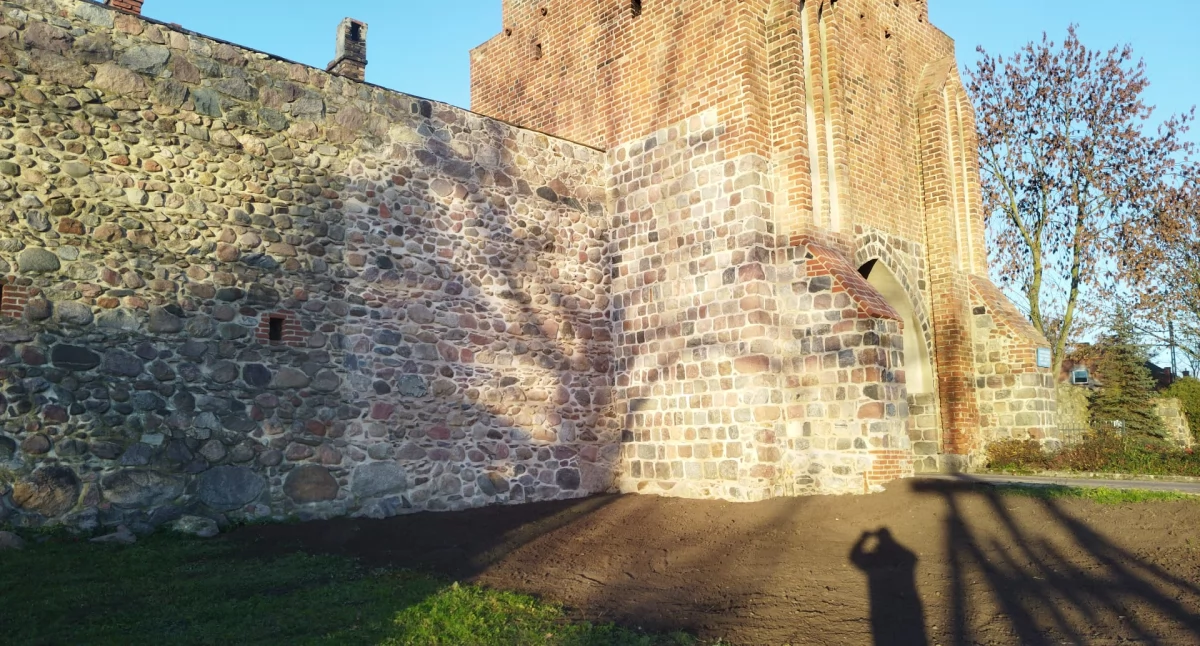Inwestycje, Zabytkowa perła Trzcińska Zdroju odzyskała blask - zdjęcie, fotografia