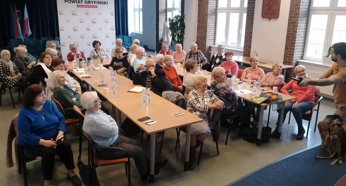 Seniorzy, seniorami bezpieczeństwie [ZDJĘCIA] - zdjęcie, fotografia