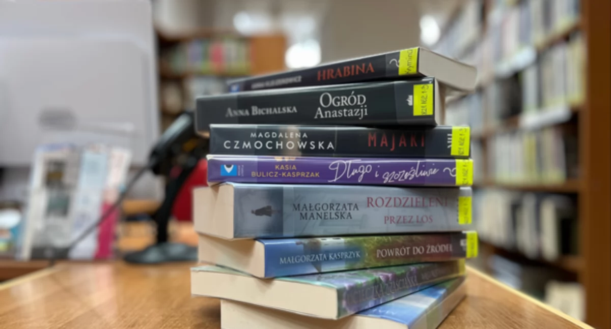 Książki, Biblioteka Górnym Tarasie nieczynna odwołania - zdjęcie, fotografia