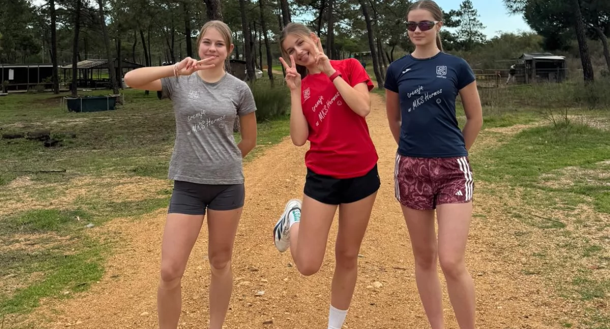 Lekkoatletyka, Lekkoatletki Hermesa Gryfino pozdrawiają Portugalii! - zdjęcie, fotografia