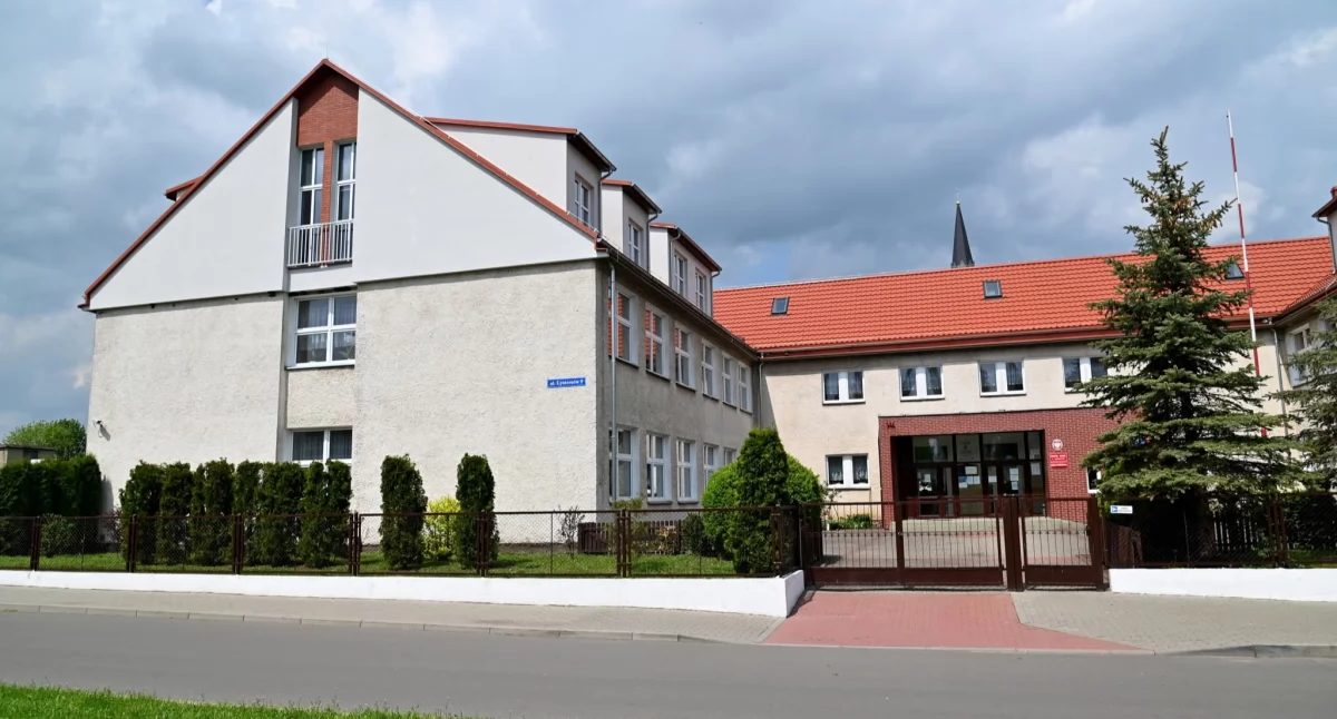 Szkoły i przedszkola, Kolejna szkoła przejdzie termomodernizację - zdjęcie, fotografia